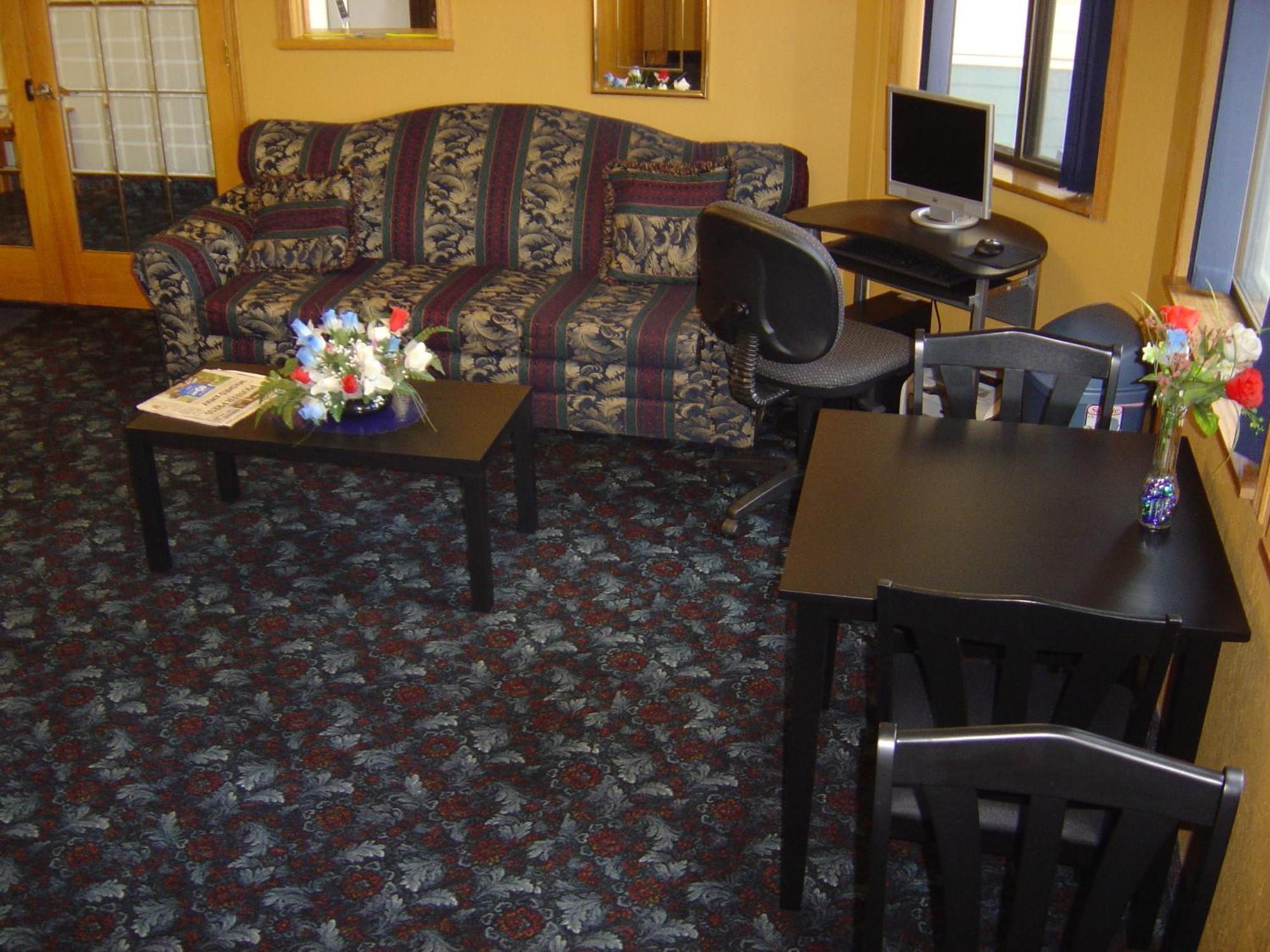 Wakota Inn And Suites Cottage Grove Exterior photo
