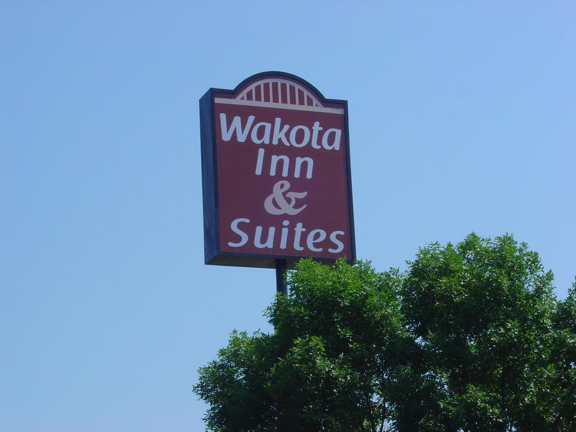 Wakota Inn And Suites Cottage Grove Exterior photo