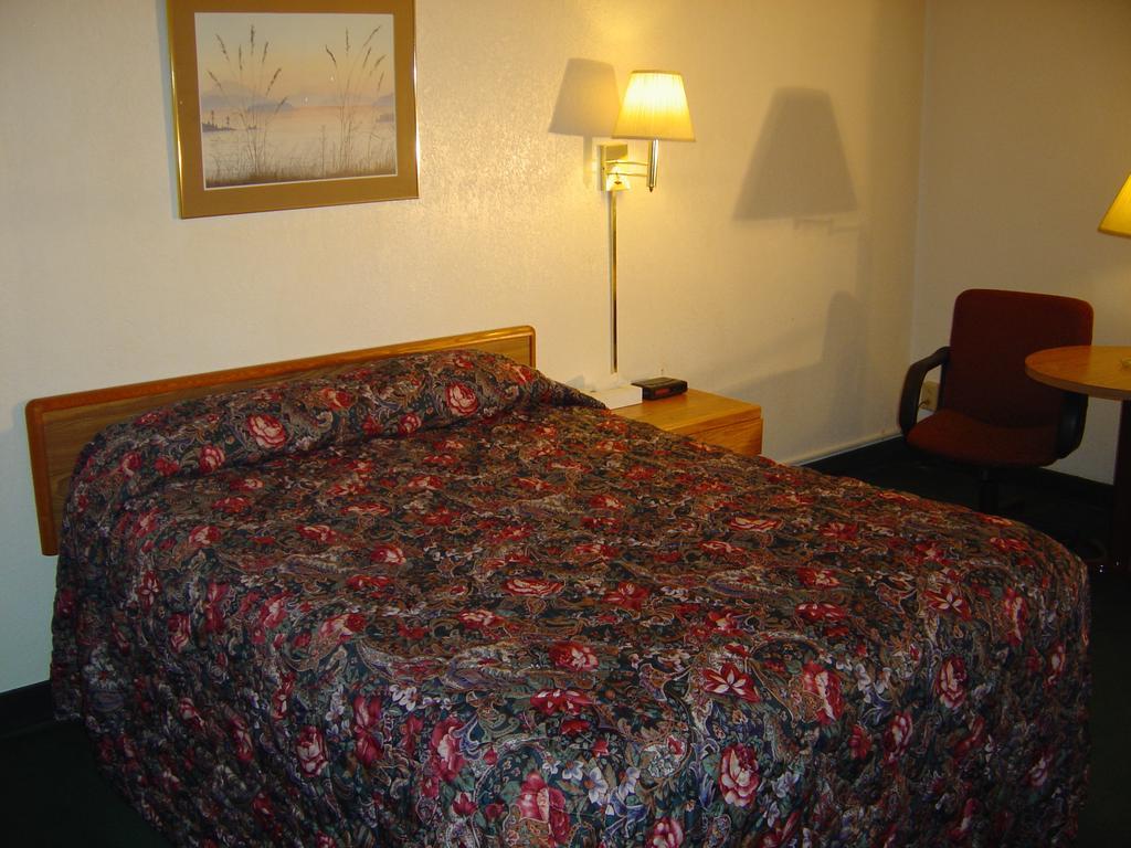 Wakota Inn And Suites Cottage Grove Exterior photo